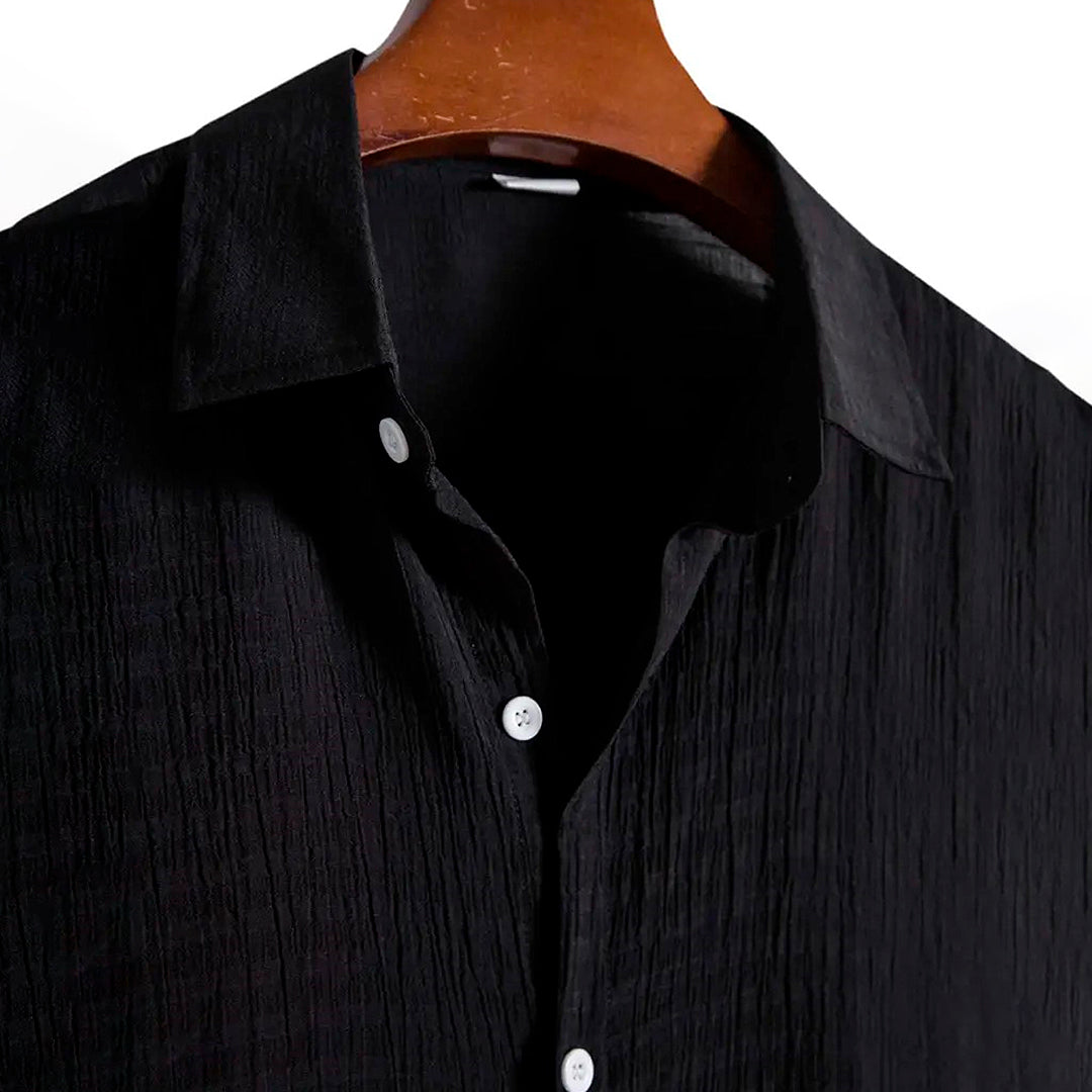 Modern basic short-sleeved shirt